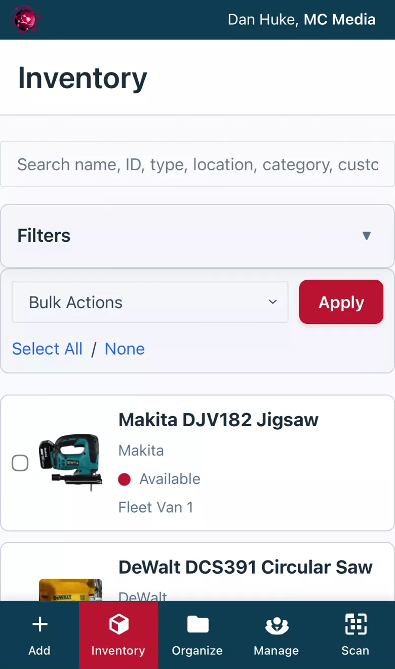 Inventory list of hand tools, power tools and building materials with filters for location, folder, manufacturer and status
